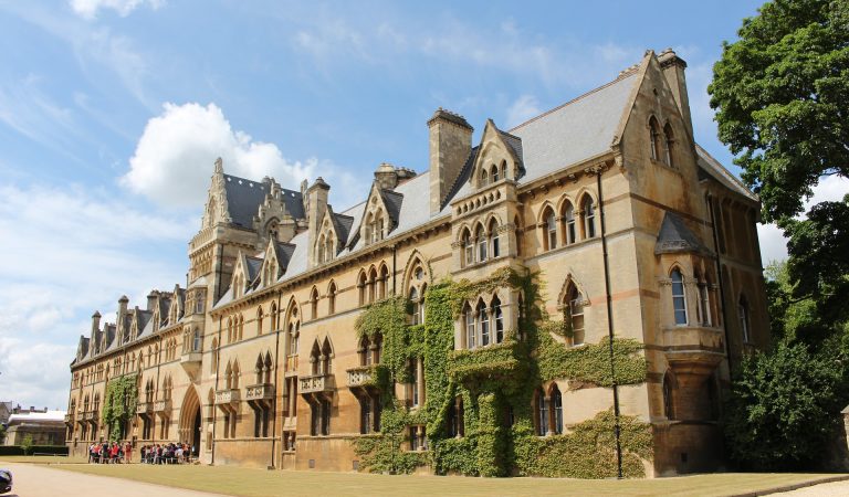 A Guide: Property in London for Young Professionals